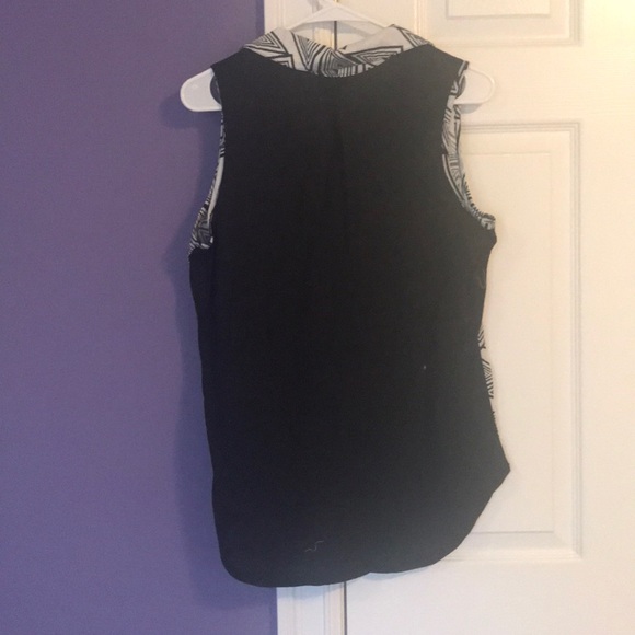💥3/$15💥 Black and grey Rue21 top - Picture 2 of 3